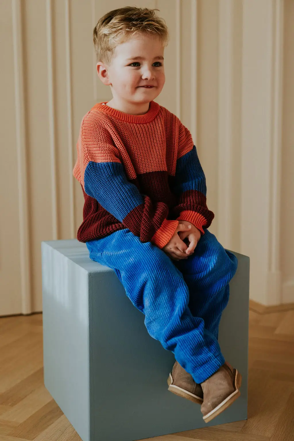 3 – Togs Moments +Post Title + Separator + Category + Separator + Site Title