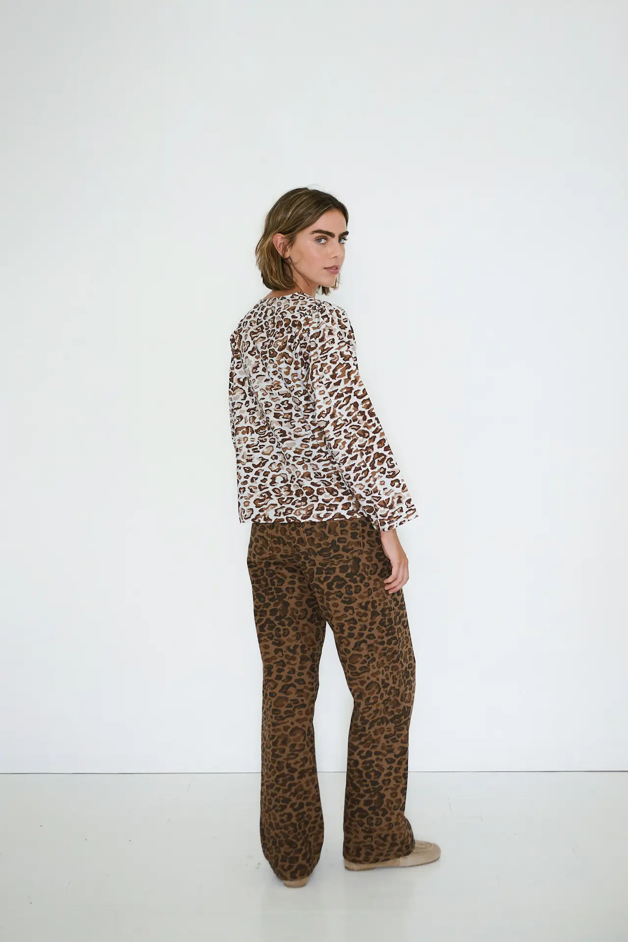 AW25-641-J24_7 – Togs Moments +Post Title + Separator + Category + Separator + Site Title