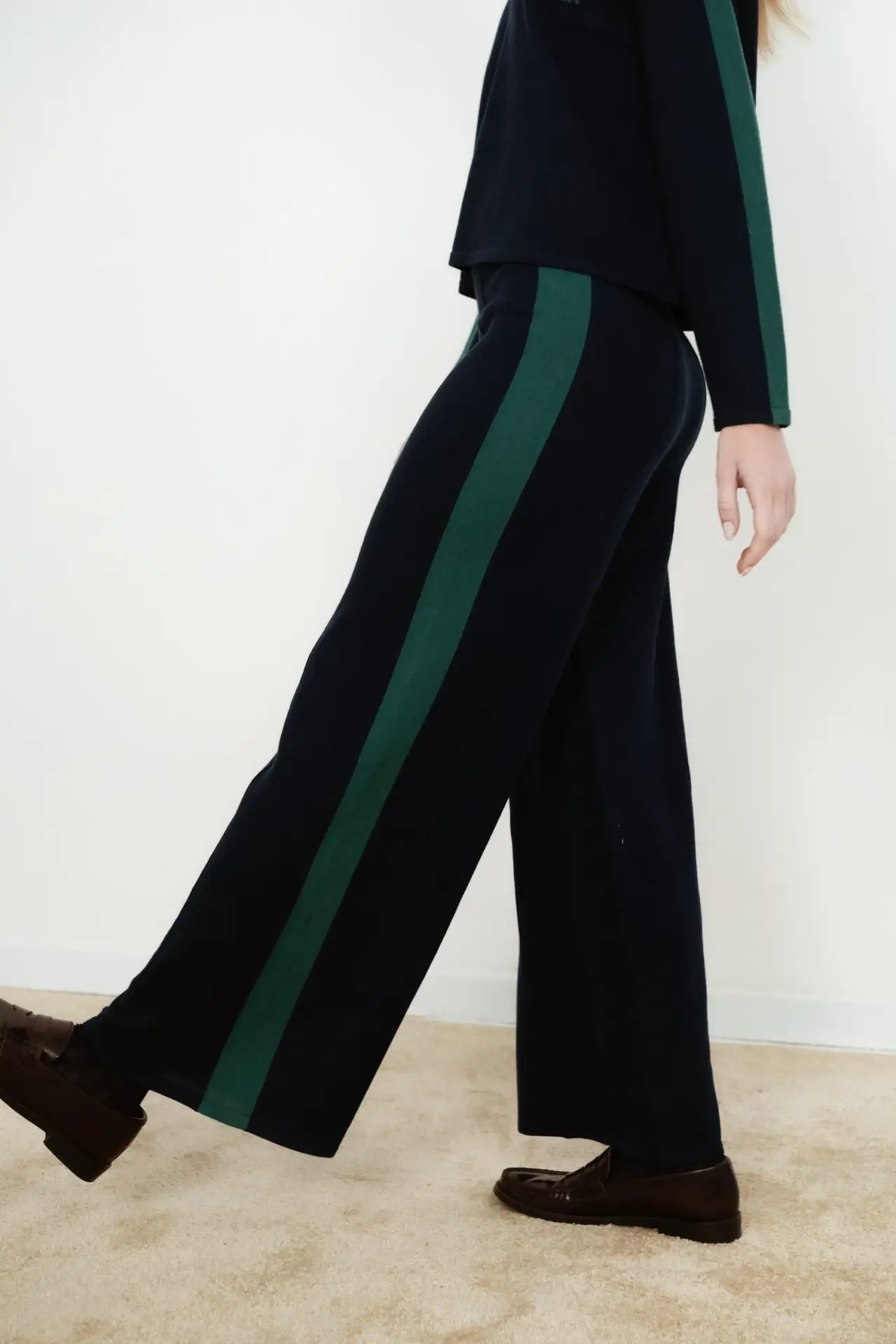 AW25-679-107_12 – Togs Moments +Post Title + Separator + Category + Separator + Site Title