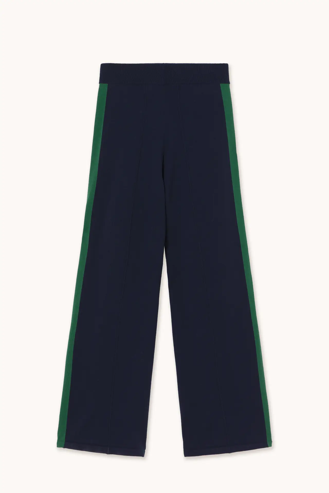 AW25-679_107_2 – Togs Moments +Post Title + Separator + Category + Separator + Site Title