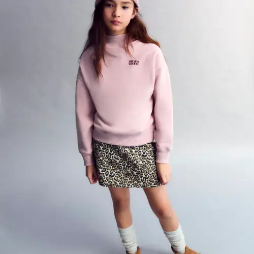 L_48_TEEN_GIRL_2663 – Togs Moments +Post Title + Separator + Category + Separator + Site Title