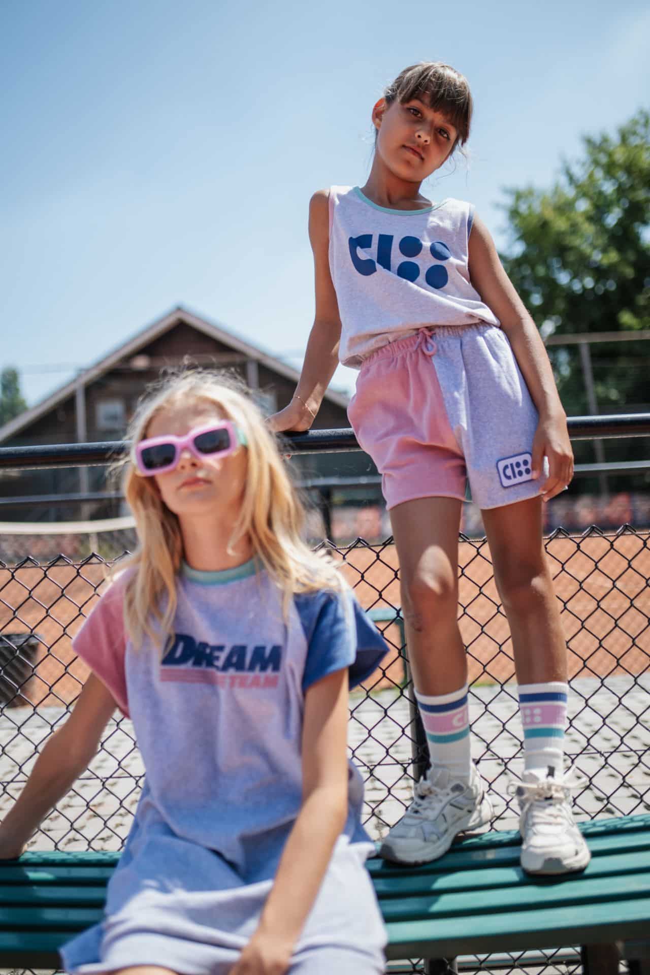 2 – Togs Moments +Post Title + Separator + Category + Separator + Site Title