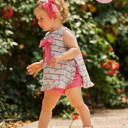  +Post Title + Separator + Category + Separator + Site Title